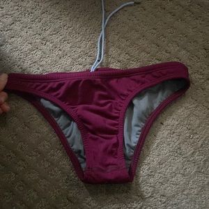 Jolyn bottoms Maroon